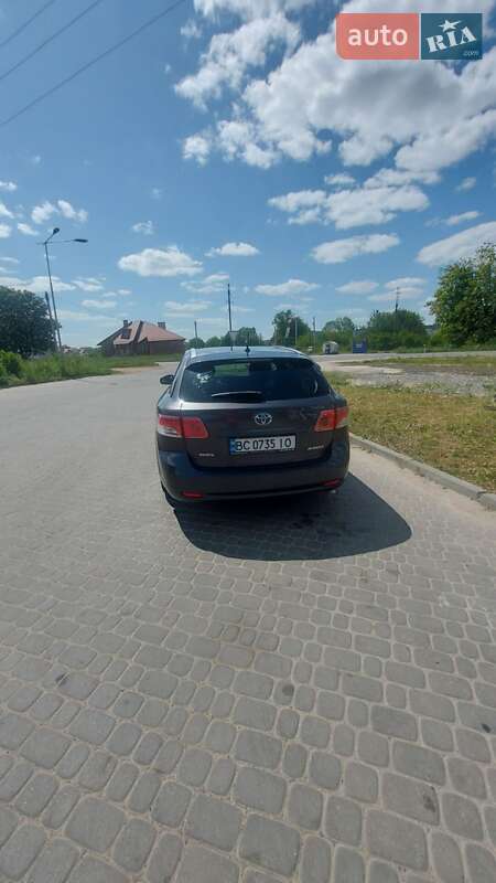 Универсал Toyota Avensis 2010 в Львове