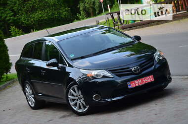 Універсал Toyota Avensis 2014 в Дрогобичі