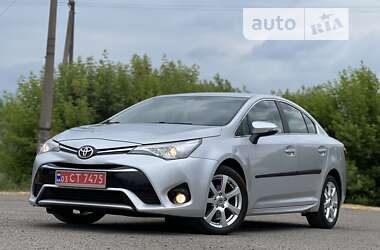 Седан Toyota Avensis 2015 в 