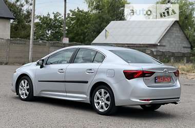 Седан Toyota Avensis 2015 в 