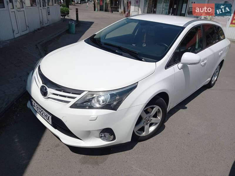 Универсал Toyota Avensis 2012 в 