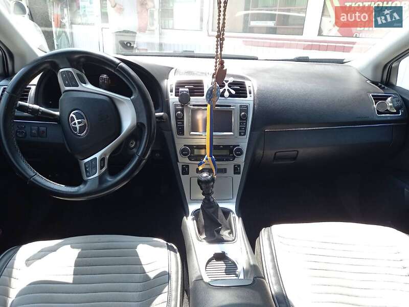 Универсал Toyota Avensis 2012 в Черкассах