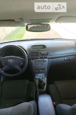 Седан Toyota Avensis 2005 в Золочеве