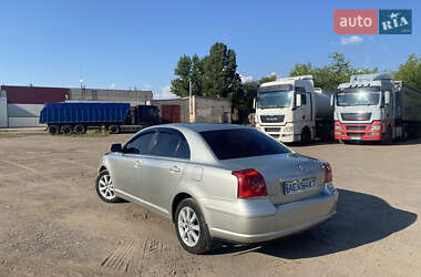 Седан Toyota Avensis 2004 в Кривом Роге