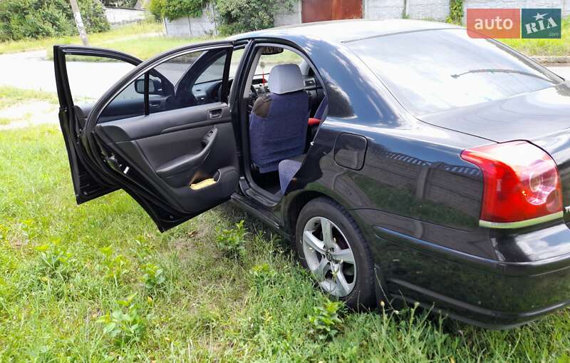 Седан Toyota Avensis 2003 в Запоріжжі