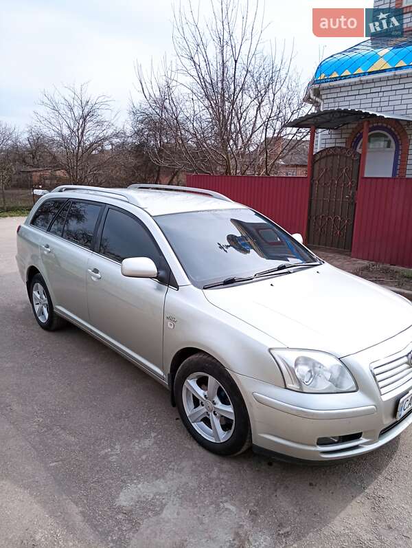 Универсал Toyota Avensis 2006 в Александровке