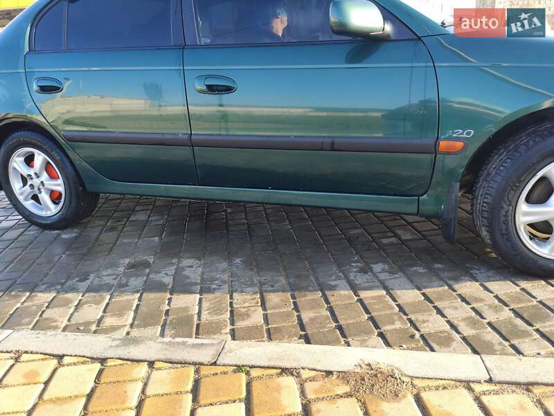 Седан Toyota Avensis 1998 в Белгороде-Днестровском