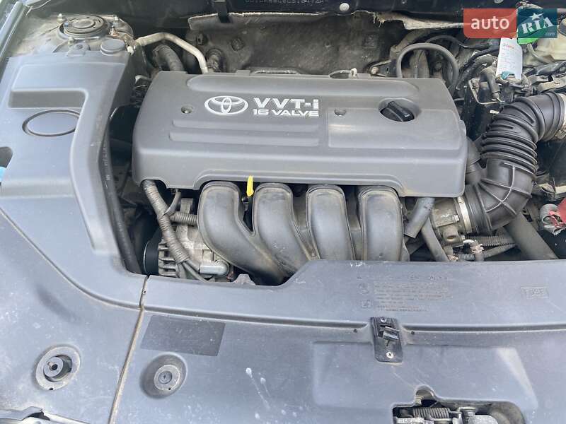 Універсал Toyota Avensis 2005 в Самборі