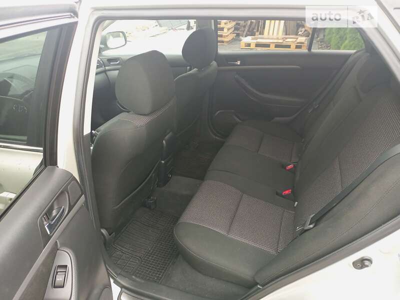 Универсал Toyota Avensis 2006 в Тернополе