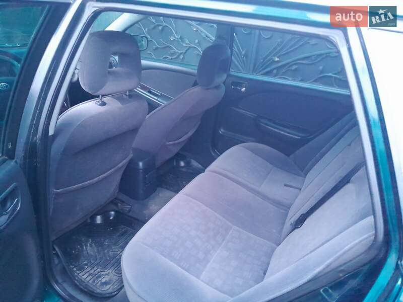 Універсал Toyota Avensis 2000 в Шептицькому