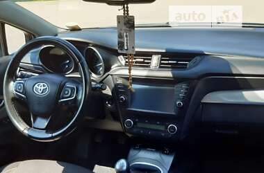 Универсал Toyota Avensis 2015 в Ужгороде