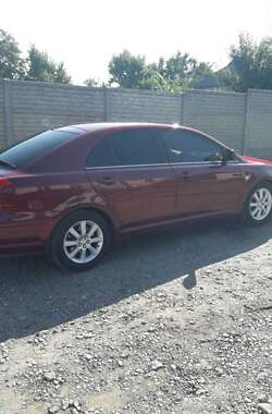 Лифтбек Toyota Avensis 2004 в Днепре