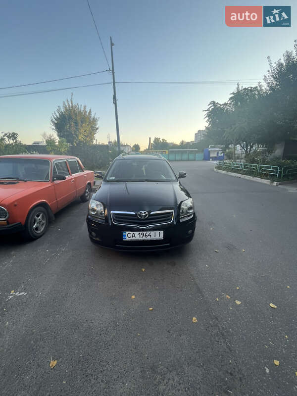 Універсал Toyota Avensis 2007 в Дніпрі