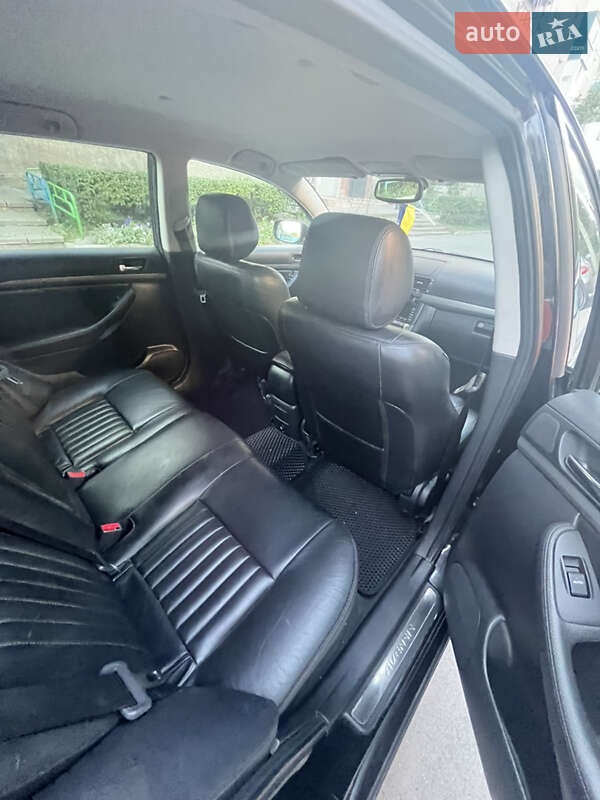 Універсал Toyota Avensis 2007 в Дніпрі