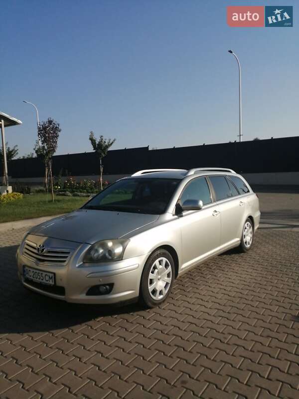 Універсал Toyota Avensis 2008 в Луцьку