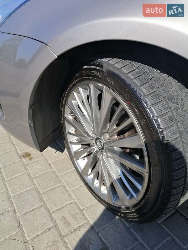 Универсал Toyota Avensis 2016 в Николаеве