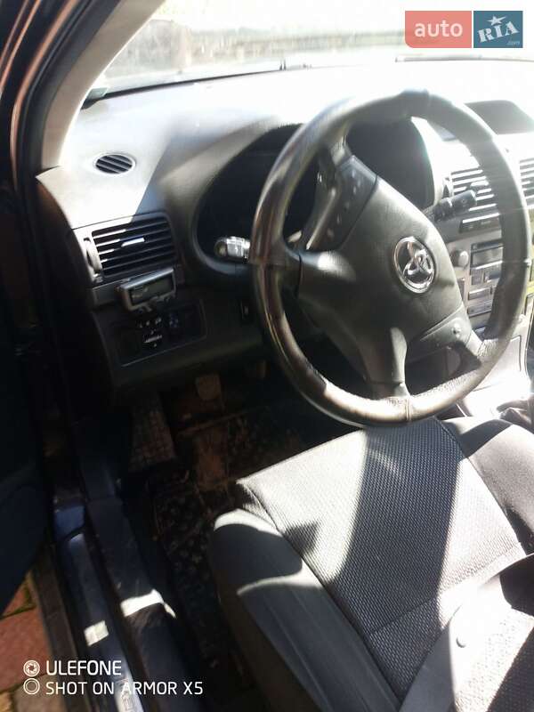 Седан Toyota Avensis 2006 в Сколе