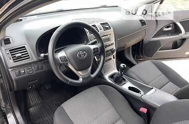 Седан Toyota Avensis 2015 в 