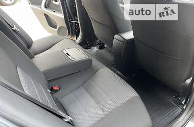 Седан Toyota Avensis 2015 в 