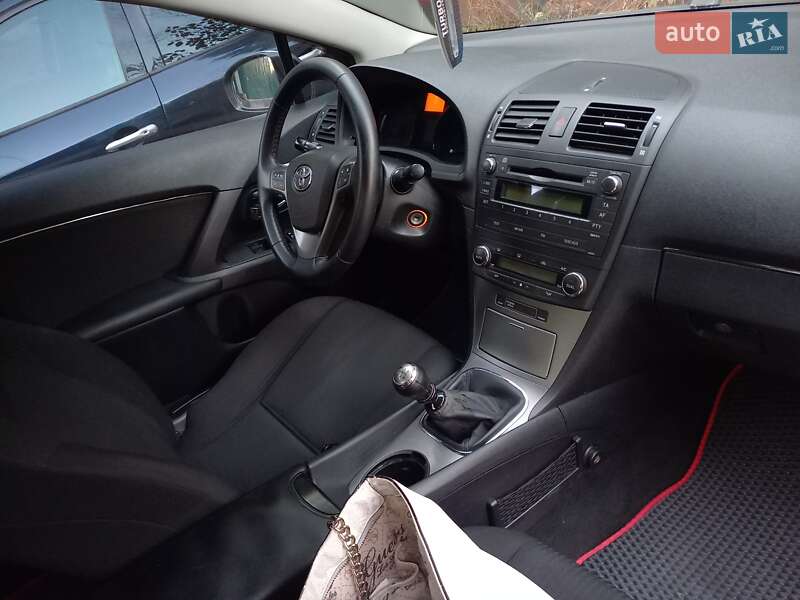 Седан Toyota Avensis 2010 в Вінниці