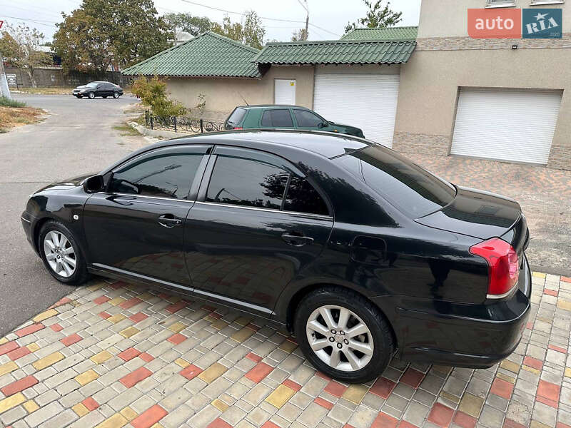 Седан Toyota Avensis 2003 в Одесі