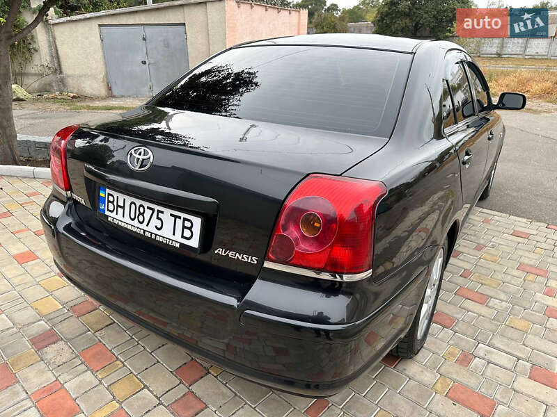 Седан Toyota Avensis 2003 в Одесі