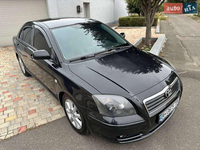 Седан Toyota Avensis 2003 в Одесі