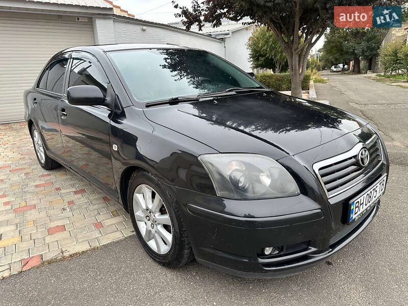Седан Toyota Avensis 2003 в Одесі