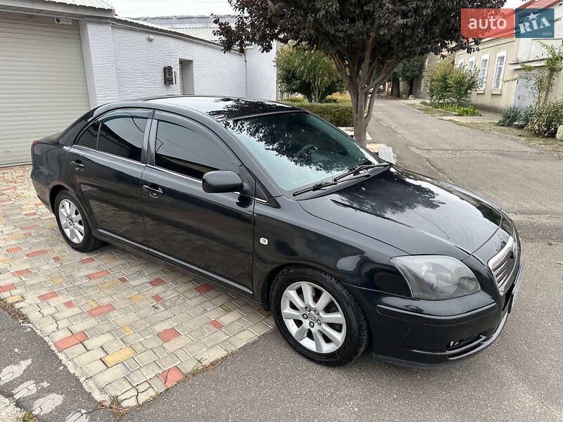 Седан Toyota Avensis 2003 в Одесі