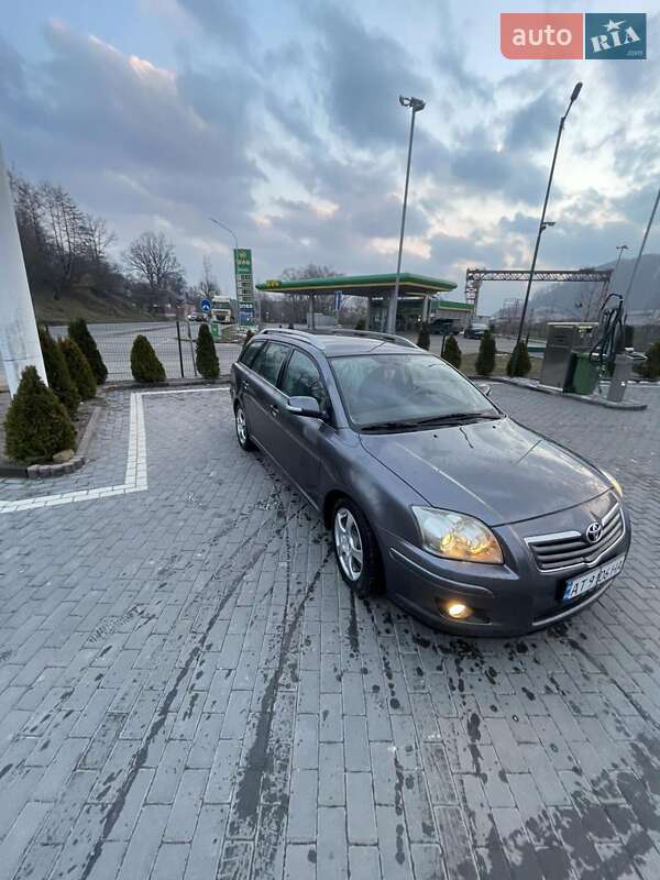 Універсал Toyota Avensis 2008 в Івано-Франківську