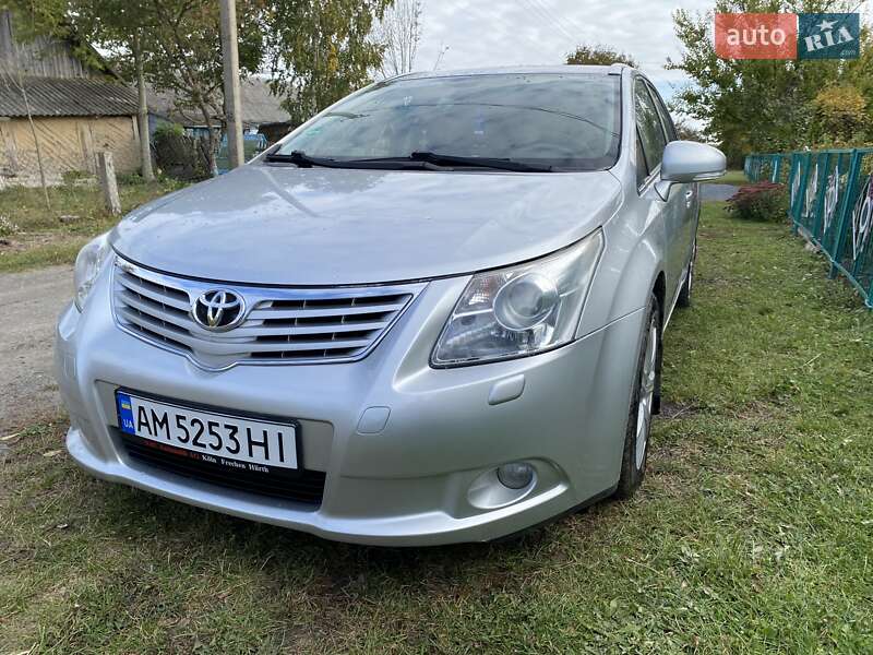 Универсал Toyota Avensis 2011 в Звягеле