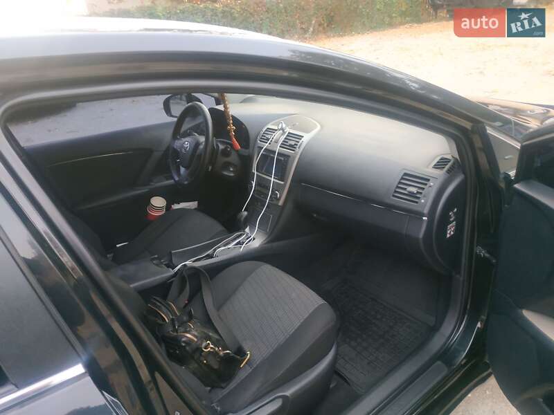 Універсал Toyota Avensis 2011 в Запоріжжі