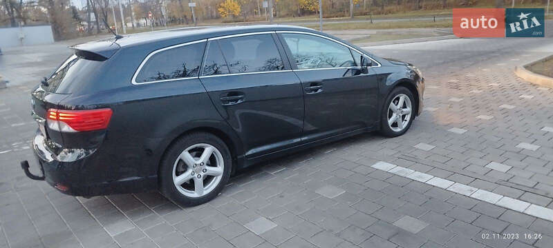 Универсал Toyota Avensis 2011 в Умани
