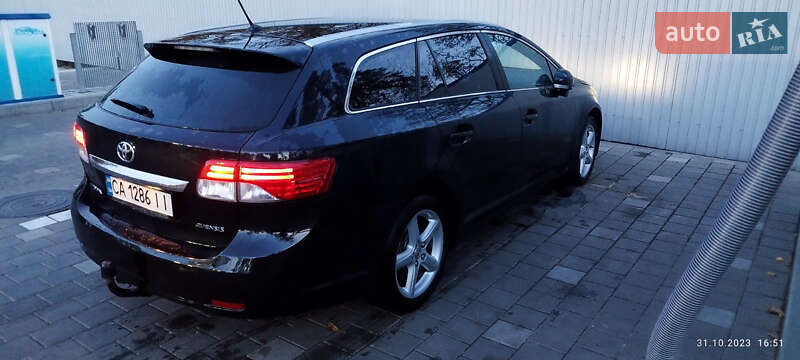 Универсал Toyota Avensis 2011 в Умани