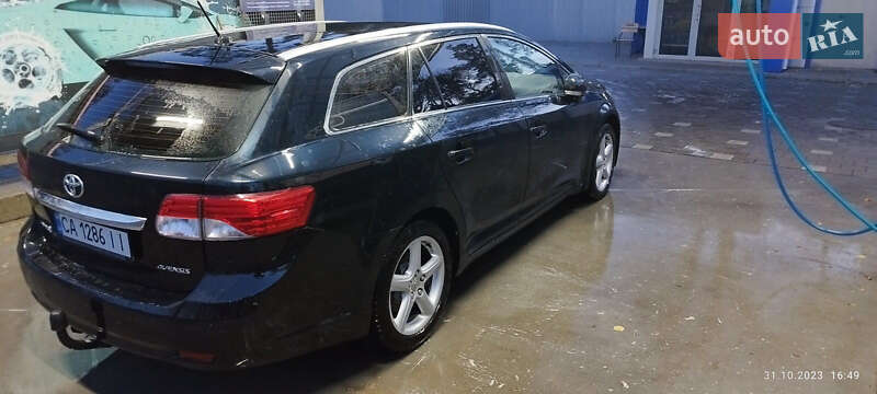 Универсал Toyota Avensis 2011 в Умани