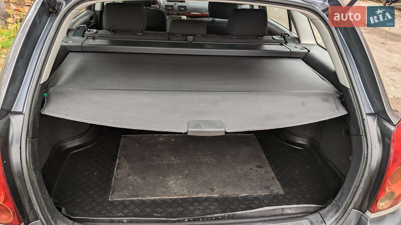 Универсал Toyota Avensis 2005 в Луцке