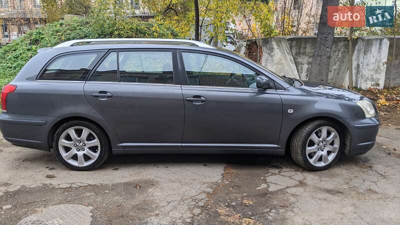 Универсал Toyota Avensis 2005 в Луцке