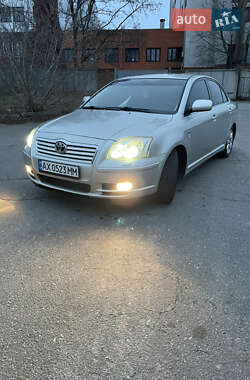 Седан Toyota Avensis 2003 в Харькове