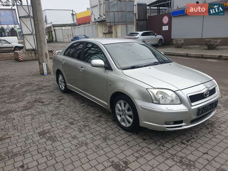 Седан Toyota Avensis 2005 в Запорожье