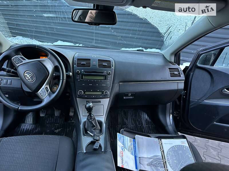 Седан Toyota Avensis 2010 в Киеве фото 14 Седан Toyota Avensis 2010 в Киеве