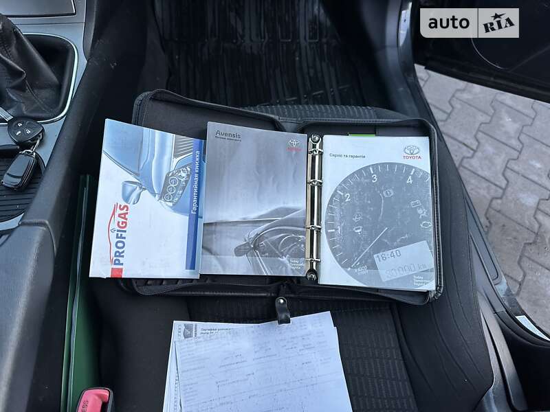 Седан Toyota Avensis 2010 в Киеве фото 22 Седан Toyota Avensis 2010 в Киеве