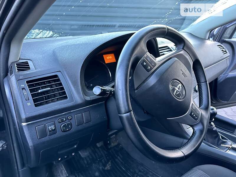 Седан Toyota Avensis 2010 в Киеве фото 12 Седан Toyota Avensis 2010 в Киеве
