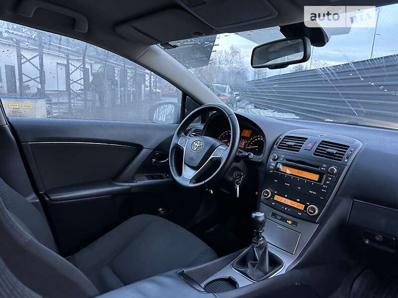 Седан Toyota Avensis 2010 в Киеве фото 19 Седан Toyota Avensis 2010 в Киеве
