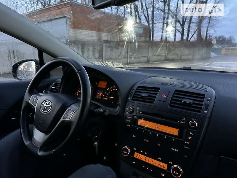 Седан Toyota Avensis 2010 в Киеве фото 20 Седан Toyota Avensis 2010 в Киеве