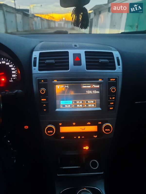 Універсал Toyota Avensis 2013 в Ізмаїлі