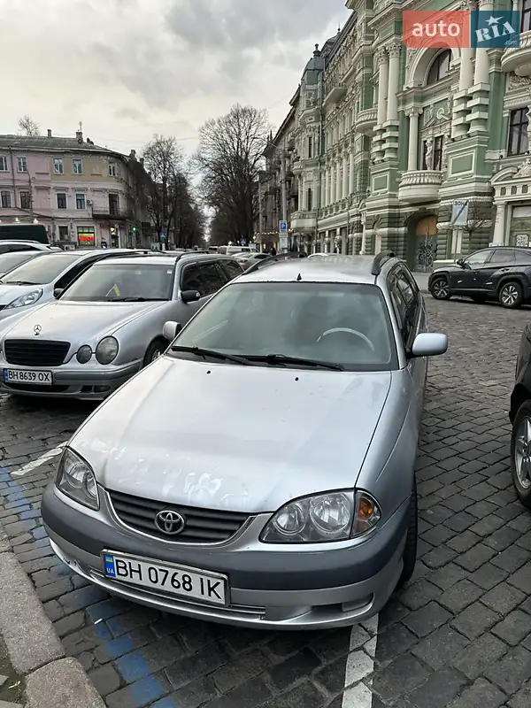 Toyota Avensis 2000
