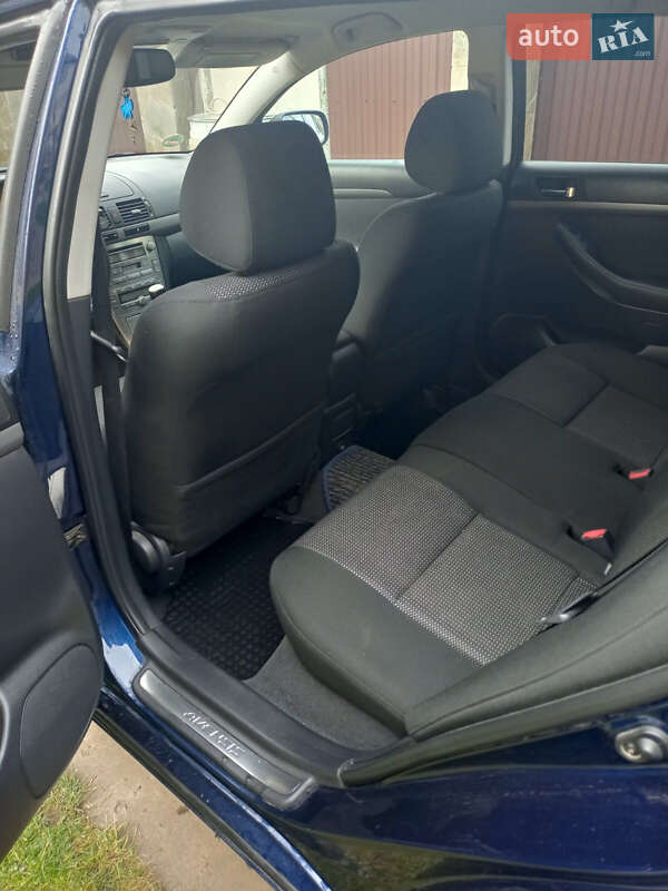 Універсал Toyota Avensis 2006 в Івано-Франківську