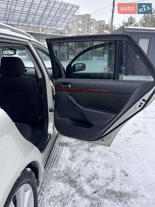 Универсал Toyota Avensis 2004 в Луцке