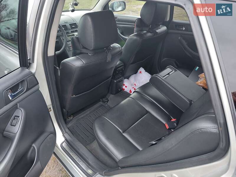 Универсал Toyota Avensis 2006 в Смеле