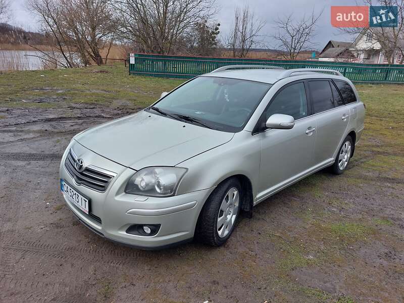 Универсал Toyota Avensis 2006 в Смеле